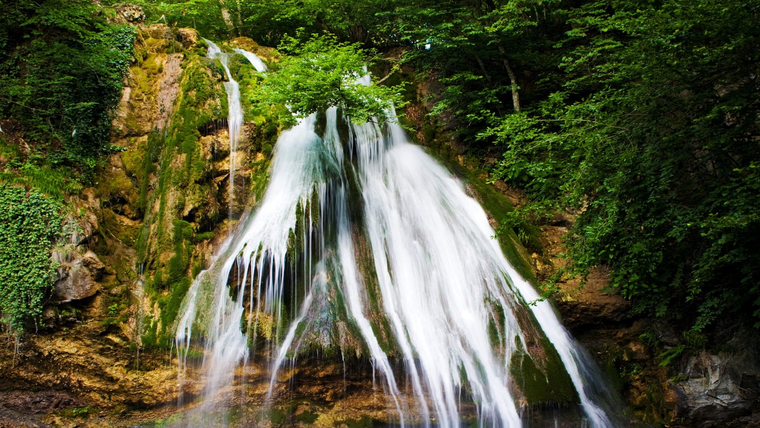 Discover the Beauty of Erawan National Park Waterfall