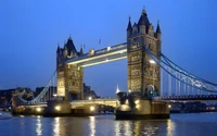 Explora la Belleza del Tower Bridge de Noche