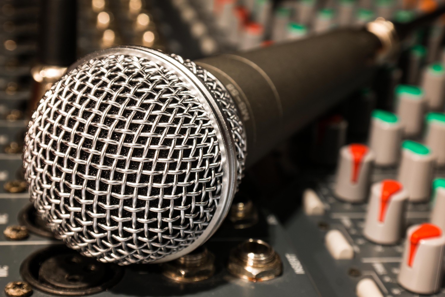 Download Stunning Microphone Wallpaper