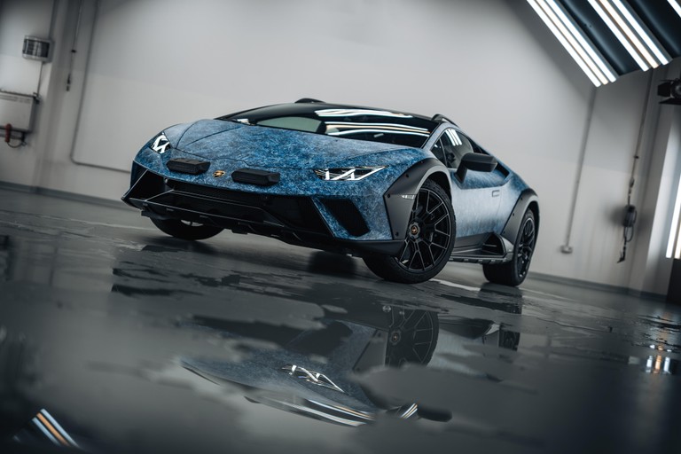 Lamborghini Huracan Sterrato: A One-Off Beauty in 4K