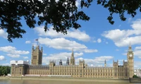 Hermosa Vista Diurna de las Casas del Parlamento y Big Ben