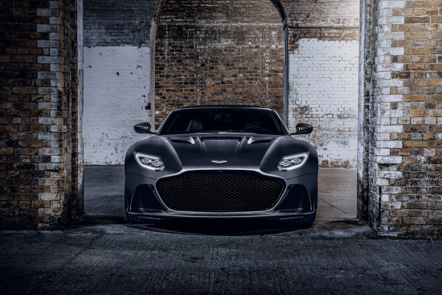 Stunning Aston Martin DBS Superleggera 007 Edition Wallpaper