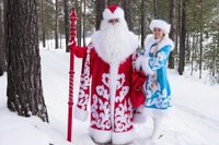 Fond d'écran magique de Ded Moroz et Snegurochka en hiver