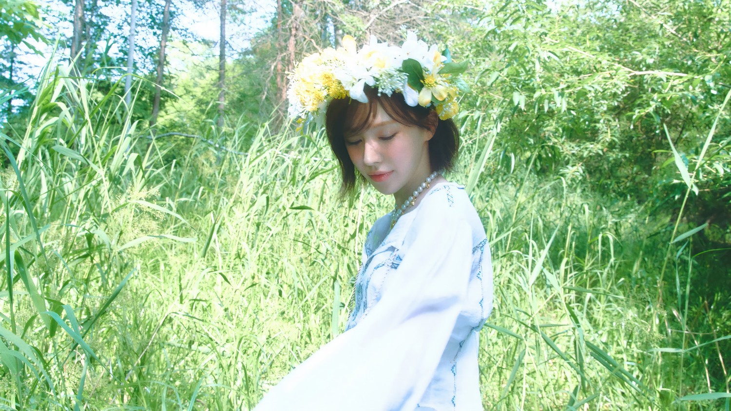 Image teaser Red Velvet - Wendy dans la nature