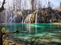 Descarga Este Impresionante Fondo de Pantalla 5K de los Lagos de Plitvice, Croacia