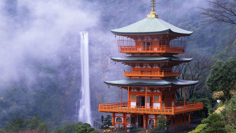 Explore the Beauty of Japanese Pagodas