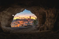 Impactante Vista de Cueva de Matera: Captura el Atardecer