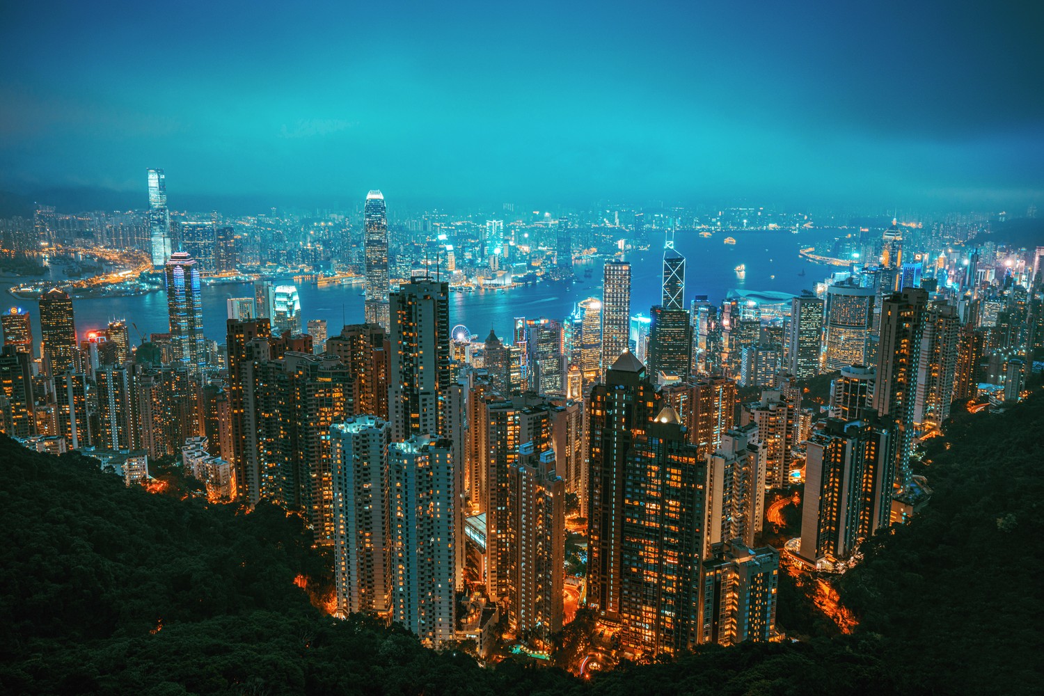 Download Stunning 5K Hong Kong Cityscape Wallpaper