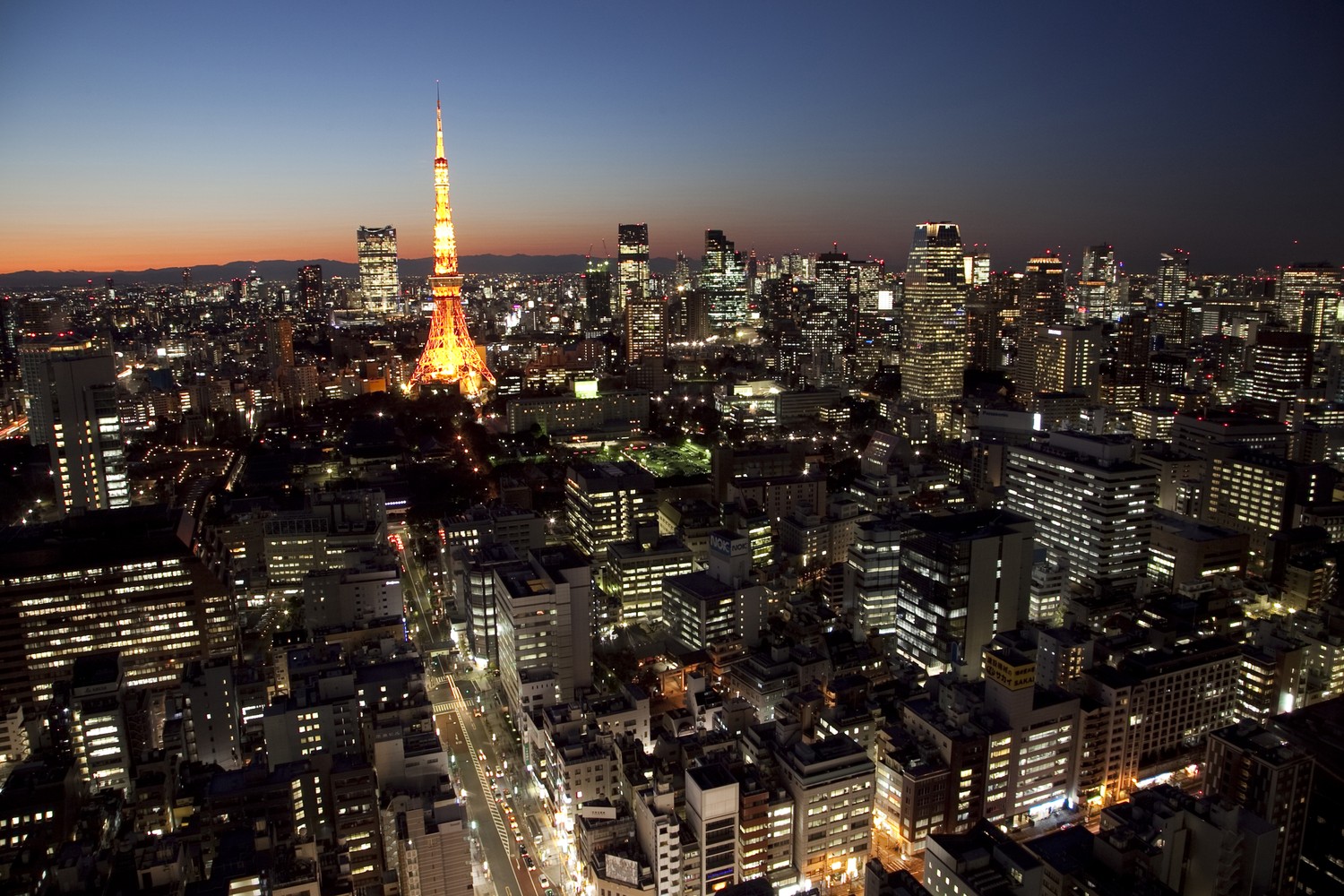 Explore the Breathtaking Tokyo Skyline Wallpaper