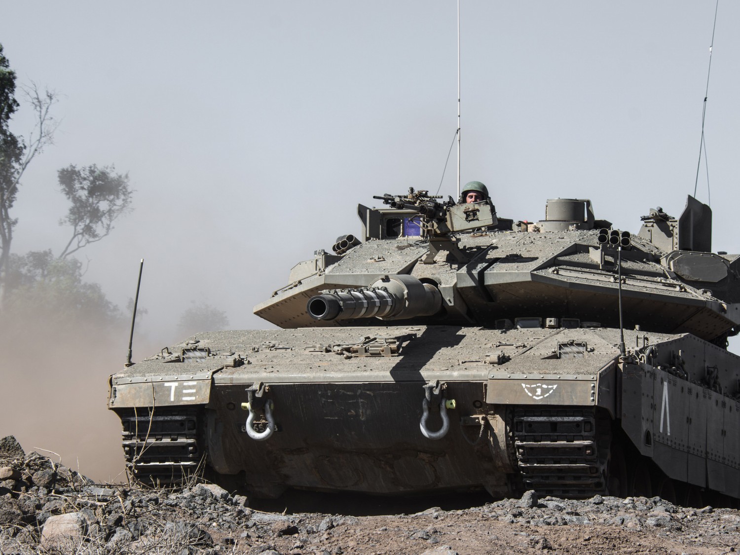 Impresionante Fondo de Pantalla del Tanque Churchill para Entusiastas Militares