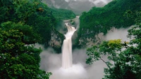 Fondo de pantalla impresionante de paisaje de cascada