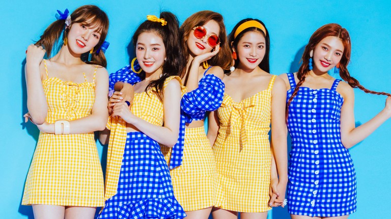 Vibrant Red Velvet Wallpaper for Fans