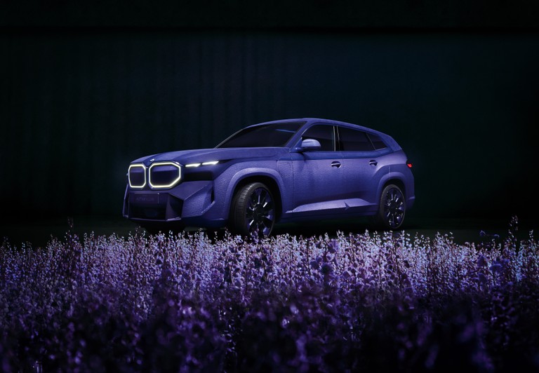 Download Stunning BMW XM Special Edition Wallpaper