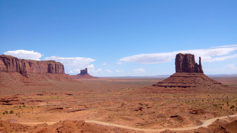 Explore the Breathtaking Monument Valley Landscape