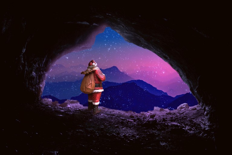 Magical Santa in a Cave - 5K & 4K Christmas Wallpaper