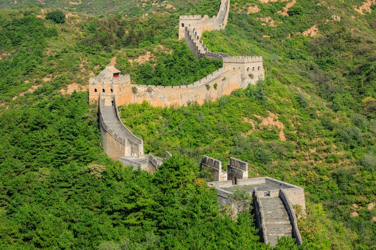 Explore the Great Wall of China: A Historic Landmark Wallpaper