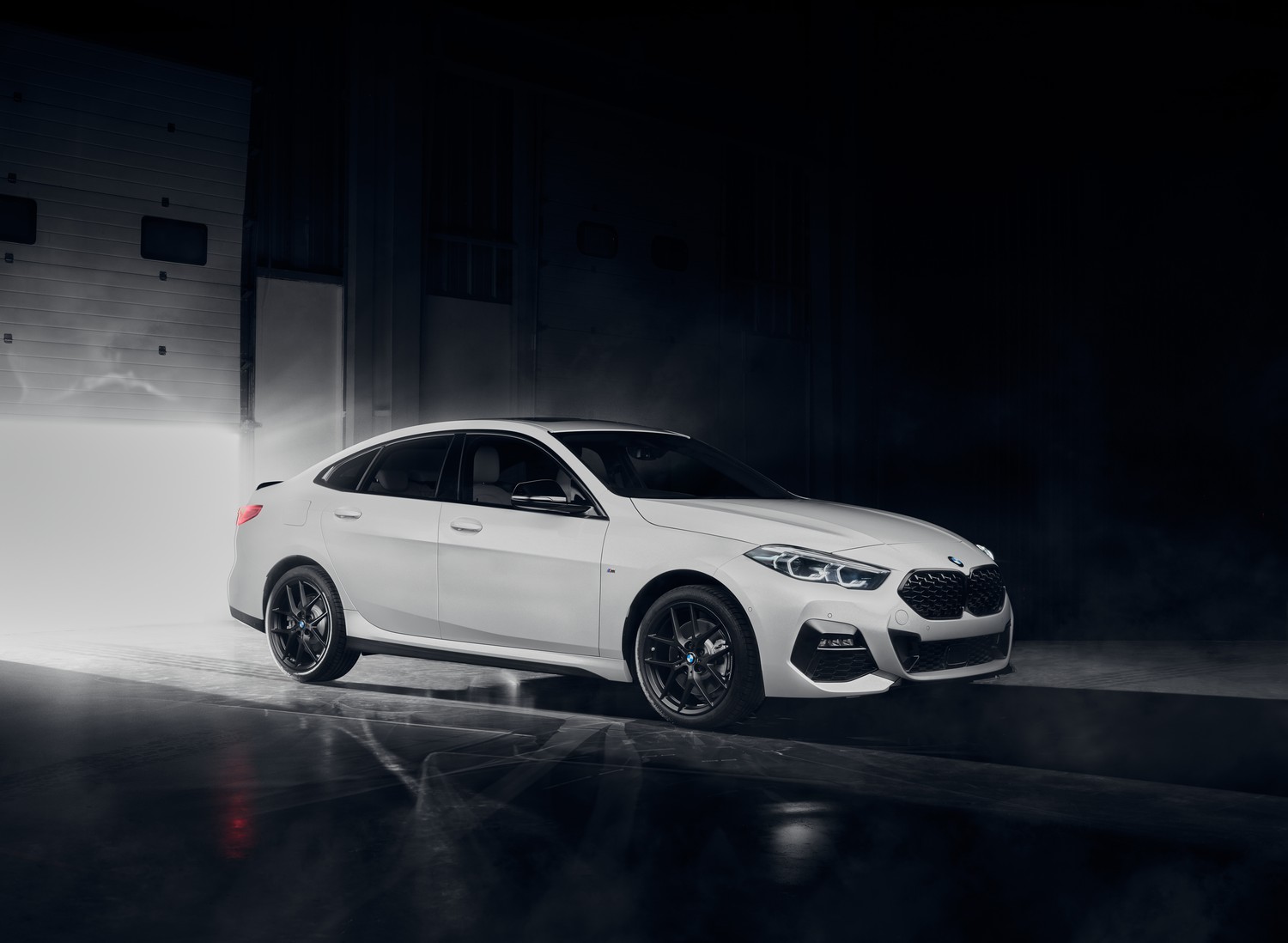 Fond d'Écran Haute Résolution BMW 220d Gran Coupé M Sport Édition Noire