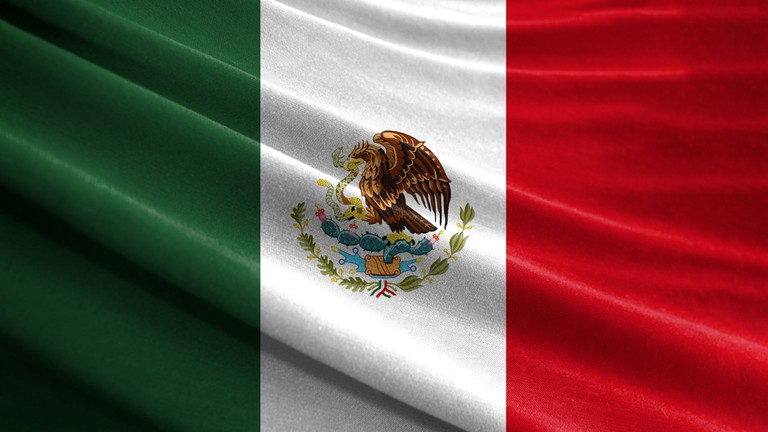 5K Flag of Mexico Wallpaper - Vibrant National Symbol