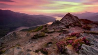 Fond d'écran au point de vue de Loch Katrine au coucher du soleil