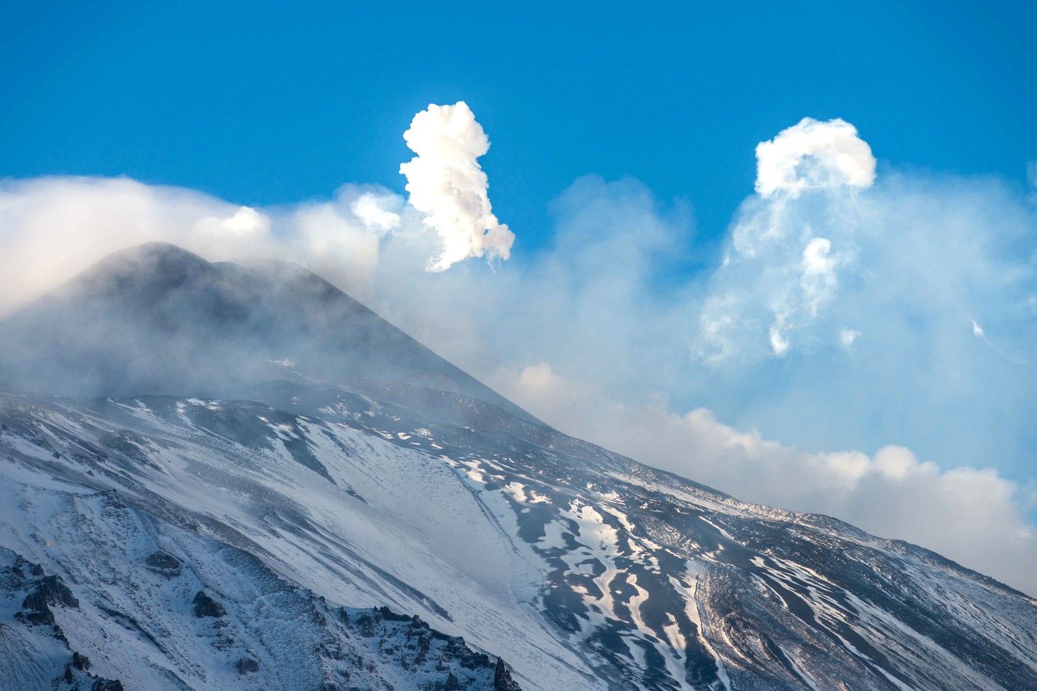 Download Breathtaking Mount Etna Volcano Wallpaper