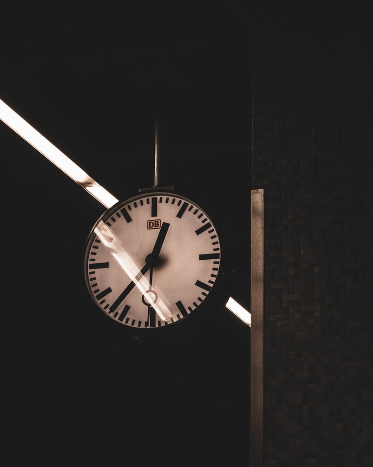 Stylish Wallpaper of an Analog Wall Clock