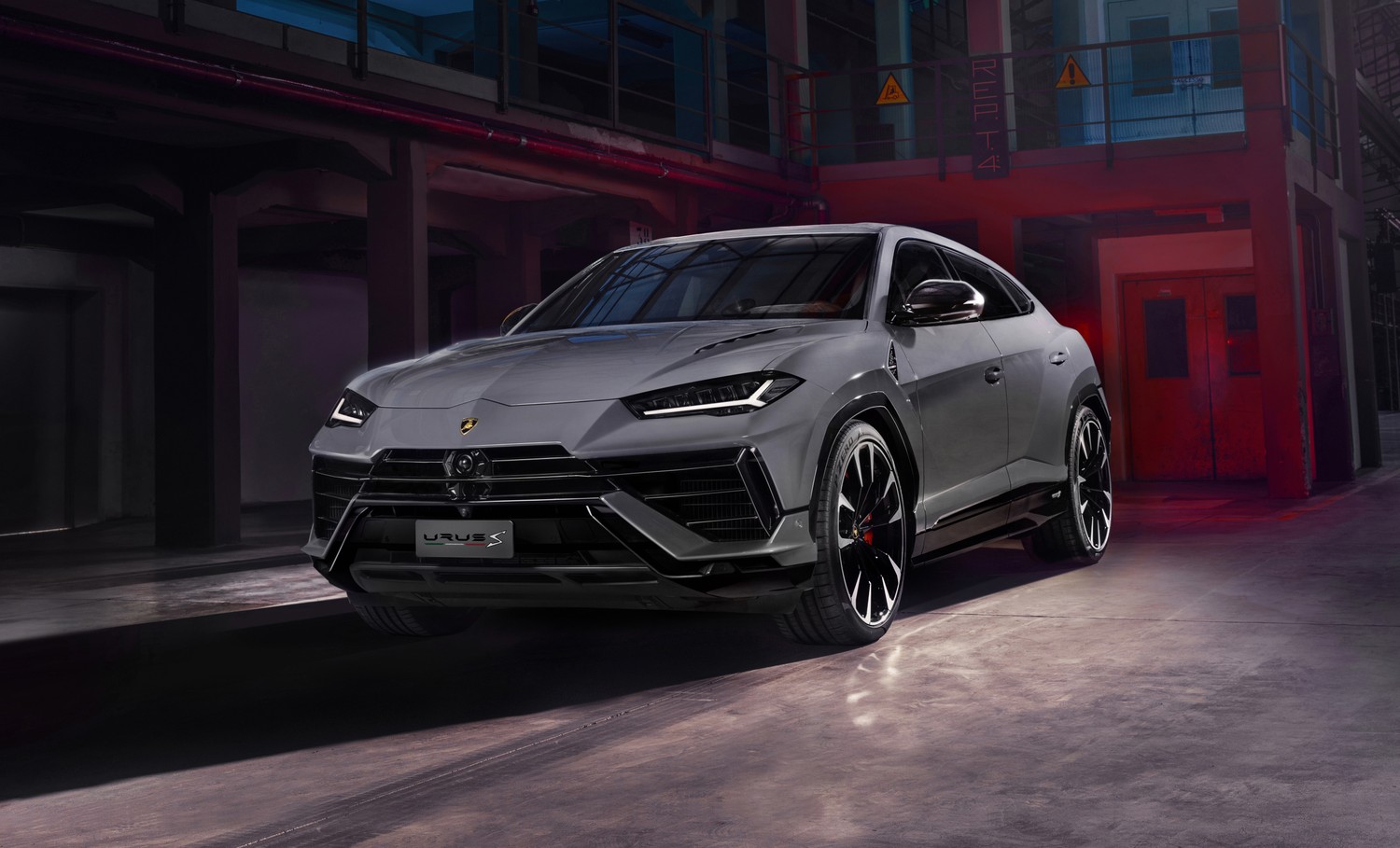 Download Stunning Lamborghini Urus S Wallpapers