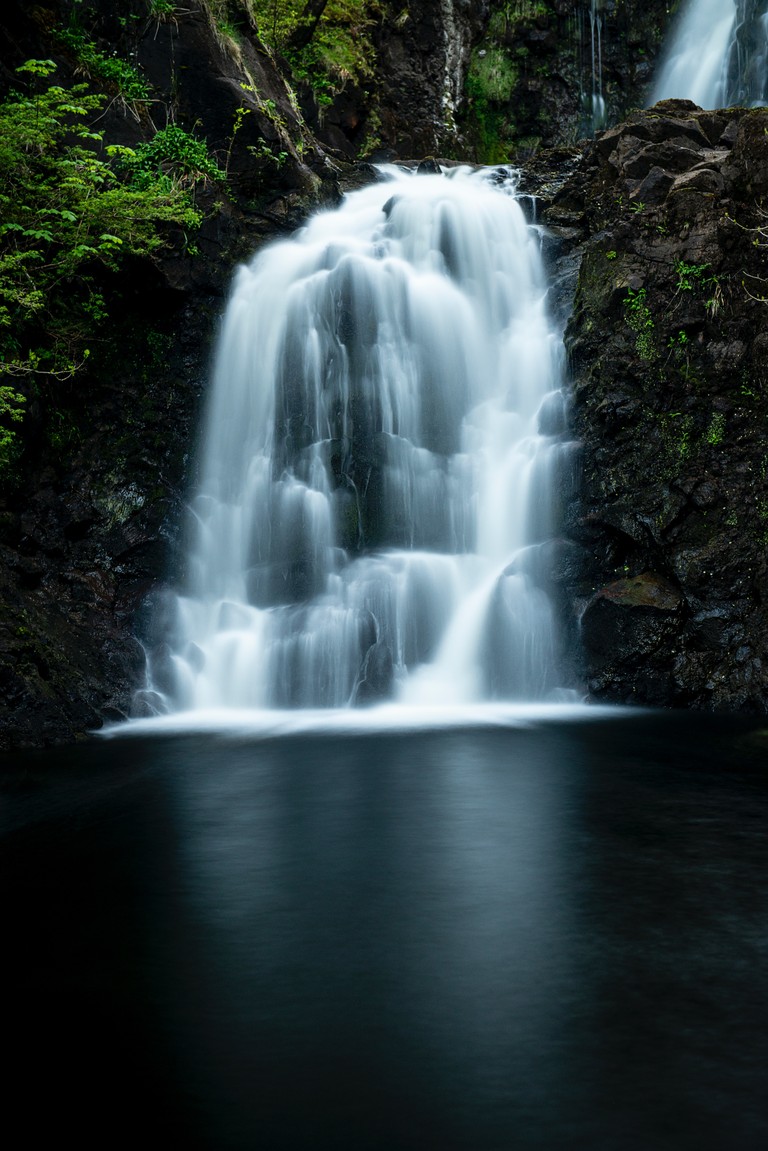 Stunning Waterfall Wallpaper for Your Devices