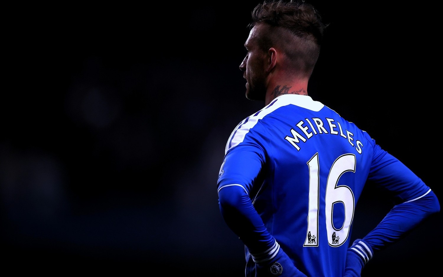 Chelsea FC Wallpaper: Meireles in Action