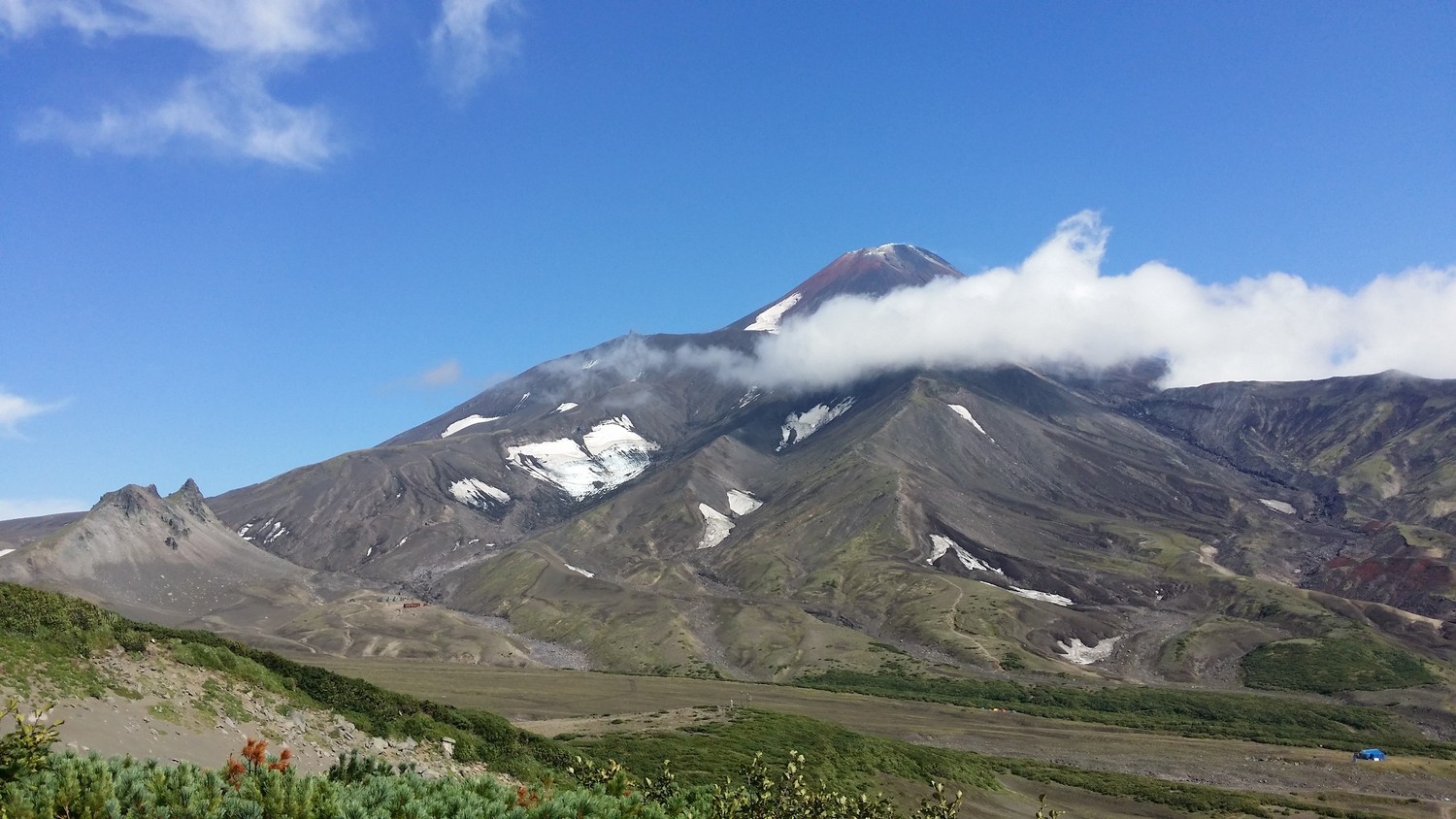 Explore Majestic Mountain Landscapes