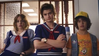 Fondo de Pantalla de Stranger Things: Maya Hawke, Joe Keery y Gaten Matarazzo