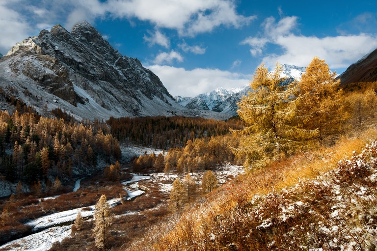 Explore the Beauty of Winter Mountains