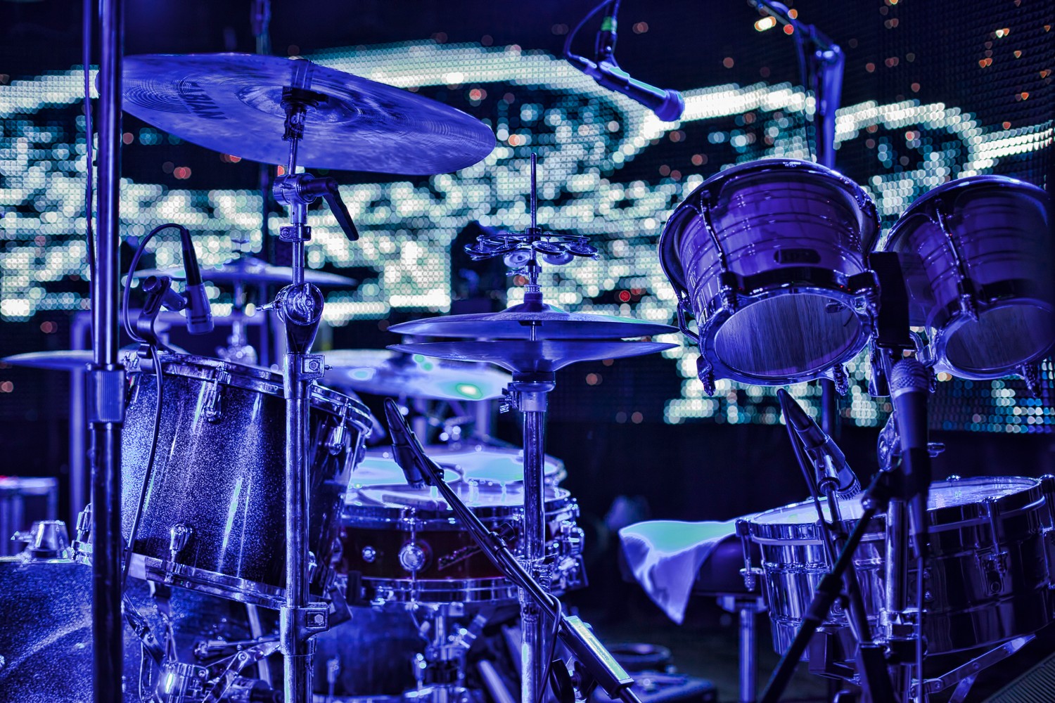 Download Stunning Drumming Wallpaper