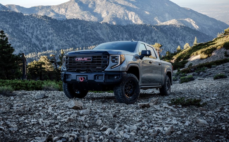 Téléchargez votre fond d'écran GMC Sierra 2023 5K