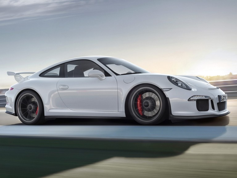 Porsche 911 GT3 R 991 Wallpaper – Perfect for Car Enthusiasts