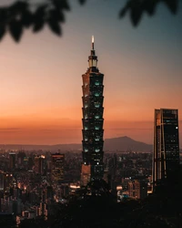 Découvrez l'Iconique Taipei 101 au Coucher du Soleil