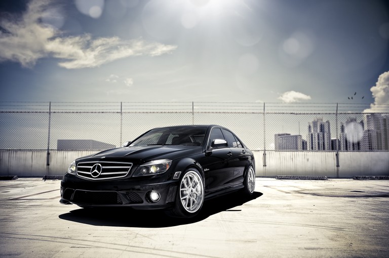 Download High-Quality Black Mercedes-Benz C-Class Wallpaper