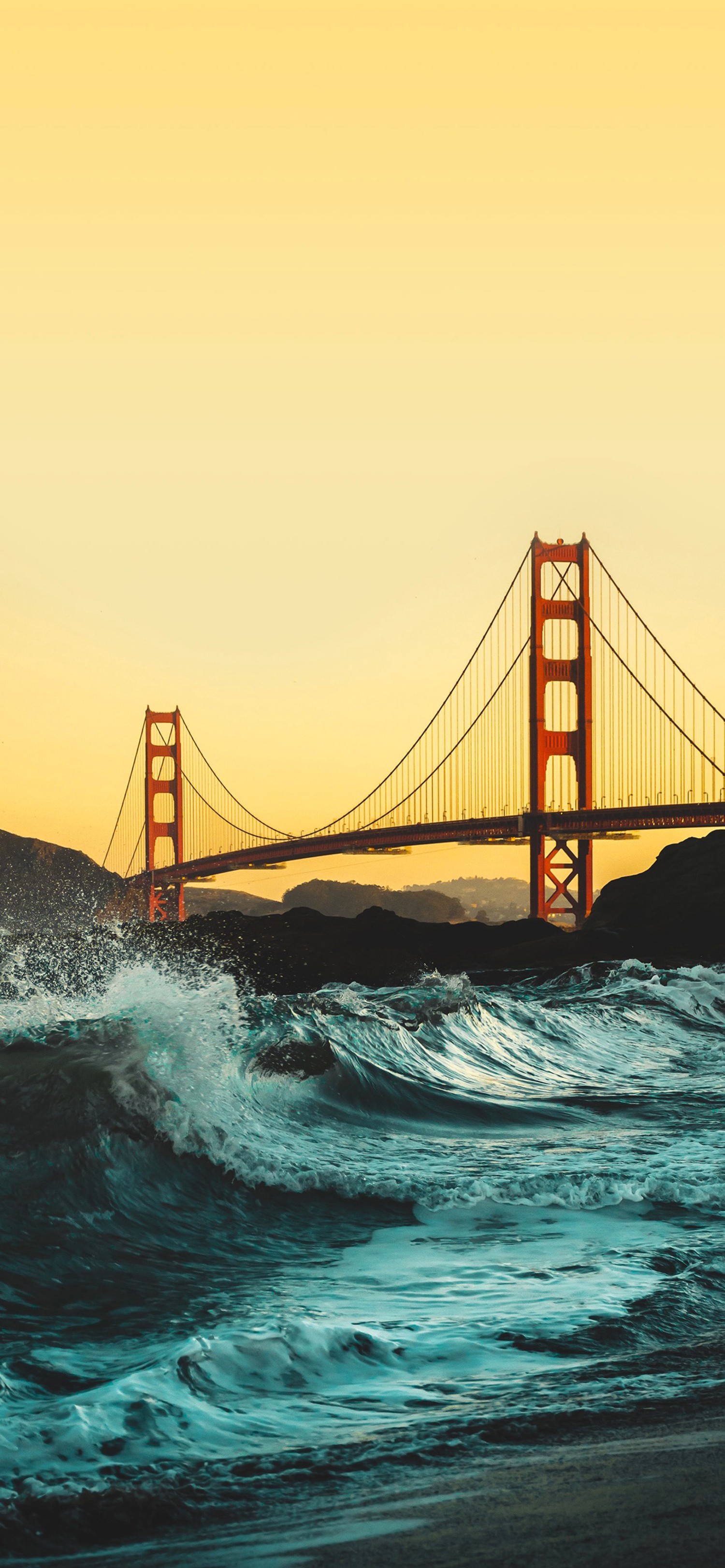 Golden Gate Bridge Wallpaper: A Captivating View at Dusk