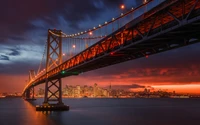 Éblouissant Pont Golden Gate : Paysage urbain de San Francisco au coucher du soleil