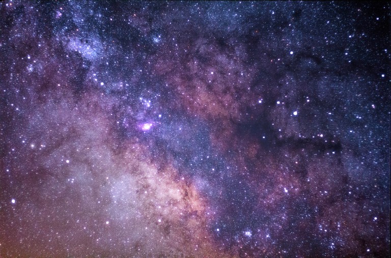 Explore the Wonders of the Milky Way with this Stunning Wallpaper