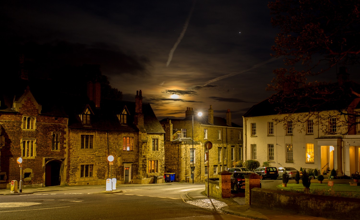 Download Stunning Night View of Lincoln