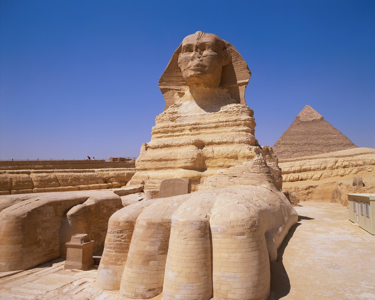 Download the Iconic Great Sphinx of Giza Wallpaper