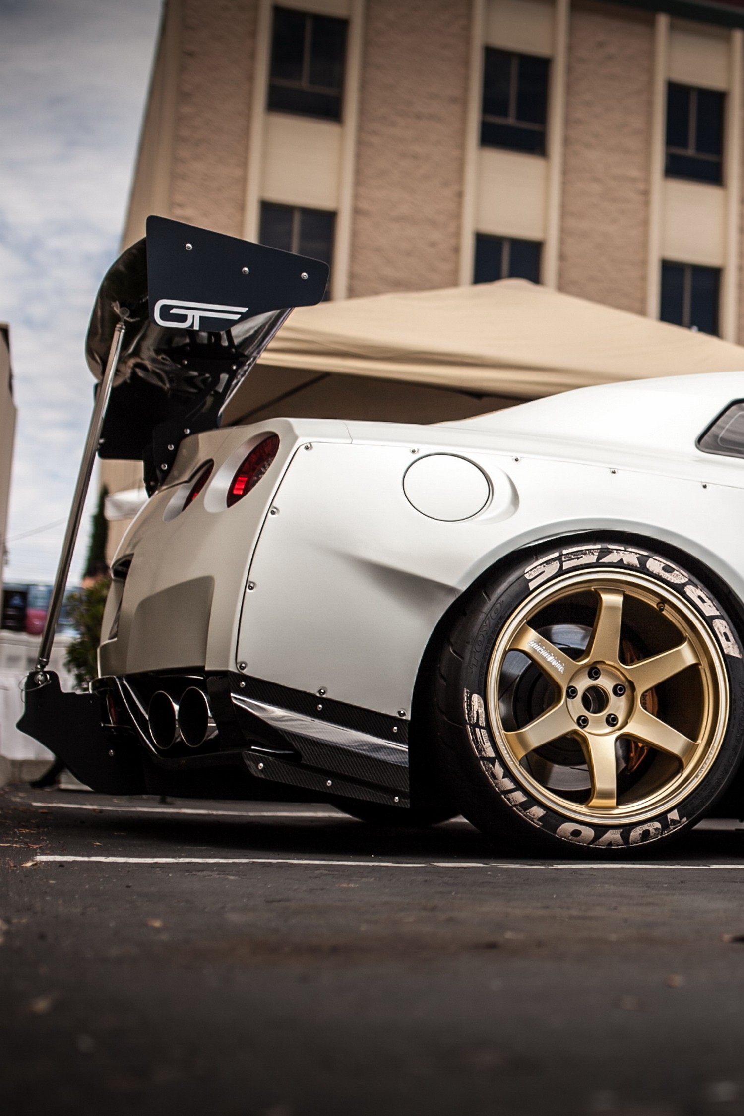 Stunning Nissan Skyline GT-R Wallpaper Available for Download