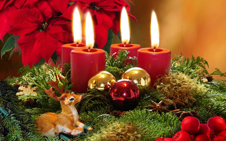 Christmas Candle Decoration Wallpaper