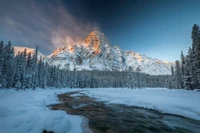 Maravilla invernal: Impresionante paisaje montañoso