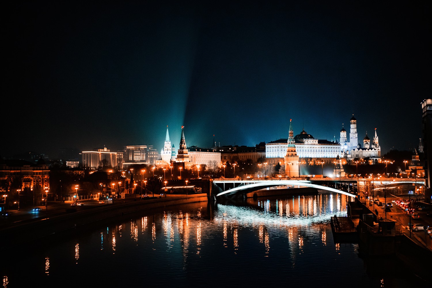 Moscow Kremlin at Night: A Breathtaking Cityscape Wallpaper