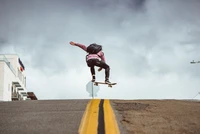 Skateboarding en Acción: Descarga el Fondo de Pantalla Perfecto