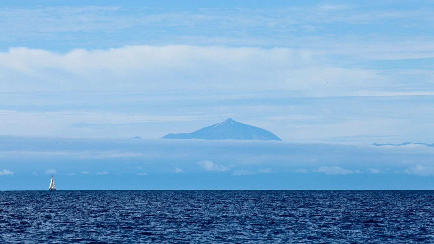 Impresionante Fondo de Pantalla de Isla y Océano