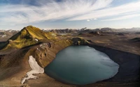 Descarga el Impresionante Fondo de Pantalla de Lago en las Tierras Altas