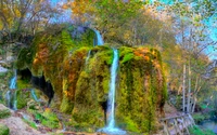 Descubre la Impresionante Cascada en el Parque Nacional de los Lagos de Plitvice