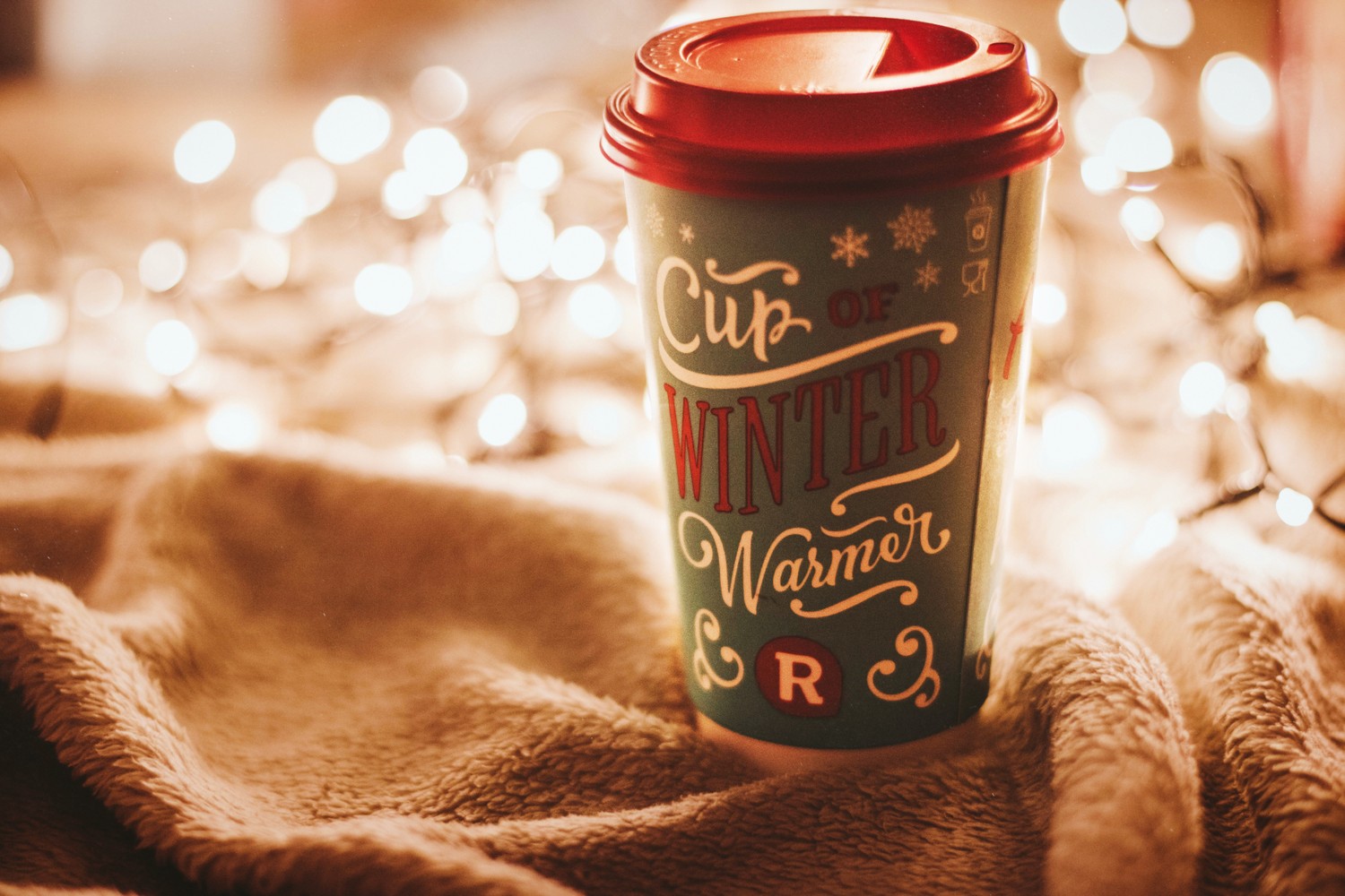 Warm-Up with Our Cozy Coffee Cup Wallpaper